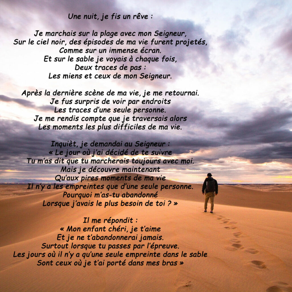 Le poème "Empreintes dans le sable"
